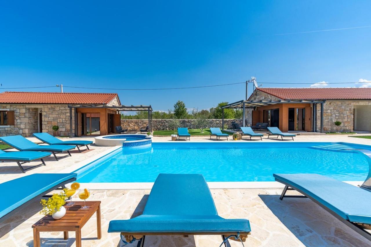 New! Promina Luxury Villa With 72Sqm Heated Pool, Jacuzzi, Infrared Sauna, Tennis Court, Media Room Bogatić Exteriér fotografie