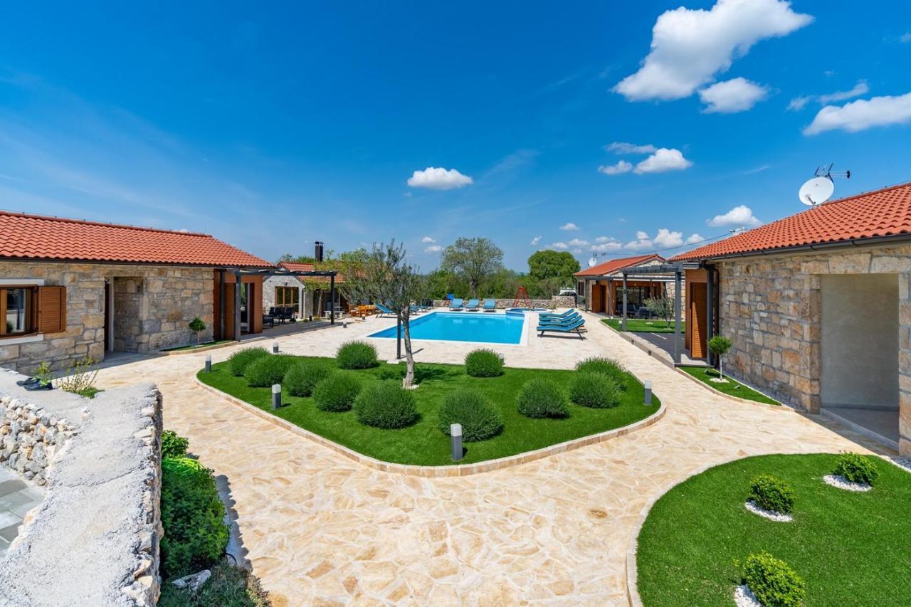 New! Promina Luxury Villa With 72Sqm Heated Pool, Jacuzzi, Infrared Sauna, Tennis Court, Media Room Bogatić Exteriér fotografie