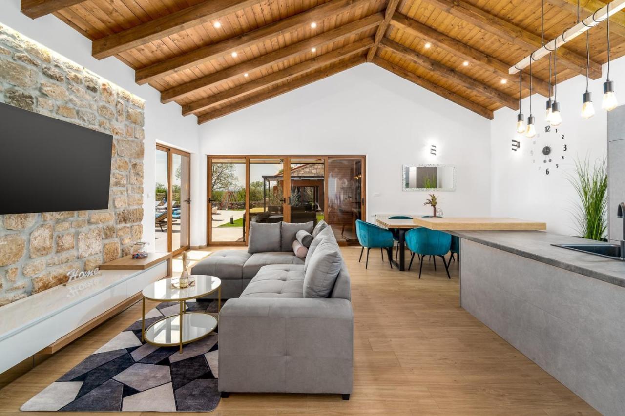 New! Promina Luxury Villa With 72Sqm Heated Pool, Jacuzzi, Infrared Sauna, Tennis Court, Media Room Bogatić Exteriér fotografie