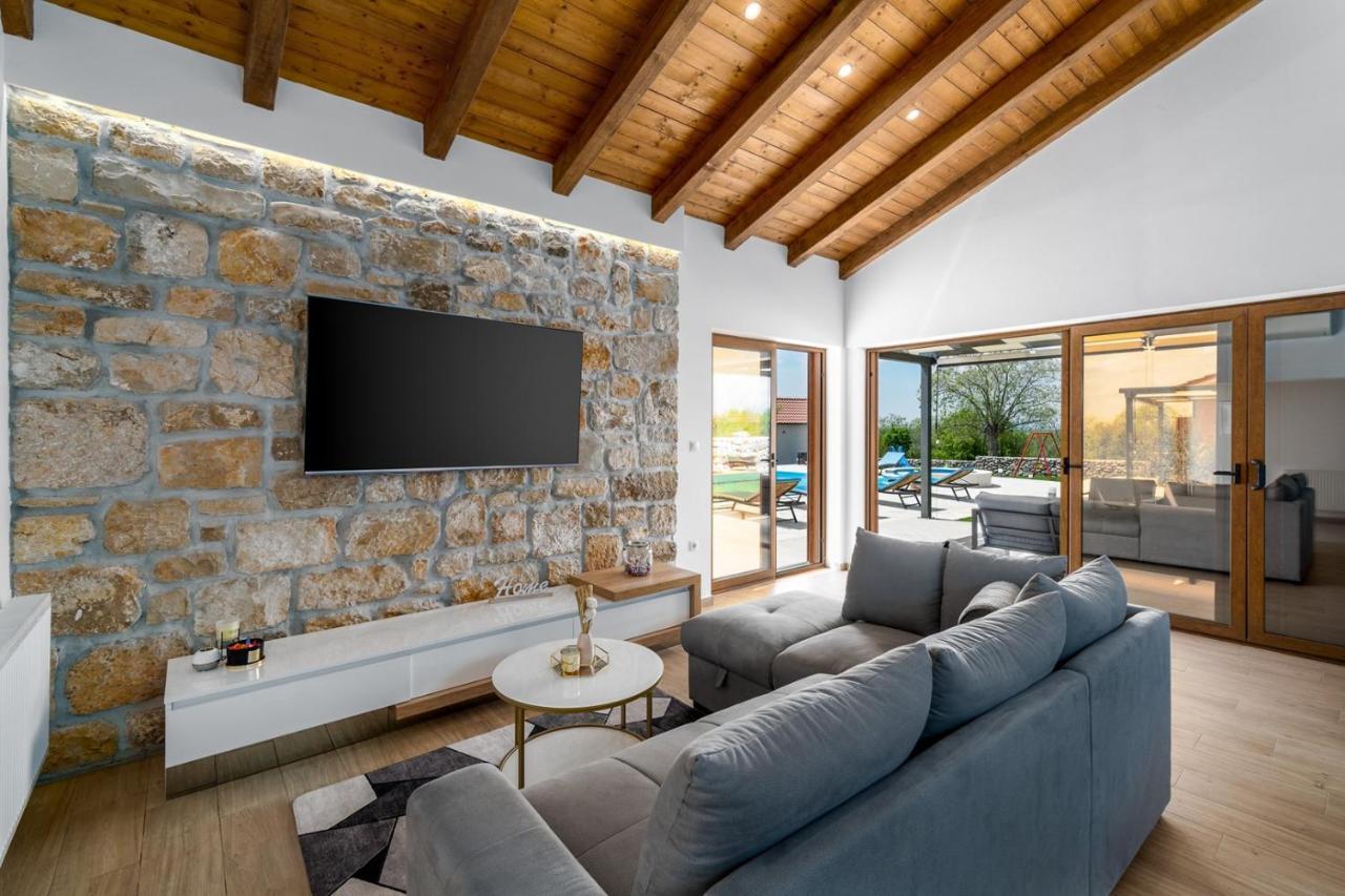 New! Promina Luxury Villa With 72Sqm Heated Pool, Jacuzzi, Infrared Sauna, Tennis Court, Media Room Bogatić Exteriér fotografie