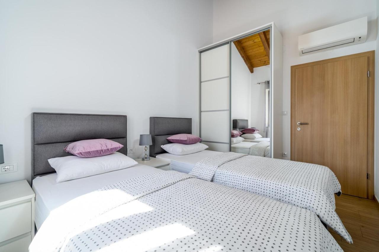 New! Promina Luxury Villa With 72Sqm Heated Pool, Jacuzzi, Infrared Sauna, Tennis Court, Media Room Bogatić Exteriér fotografie