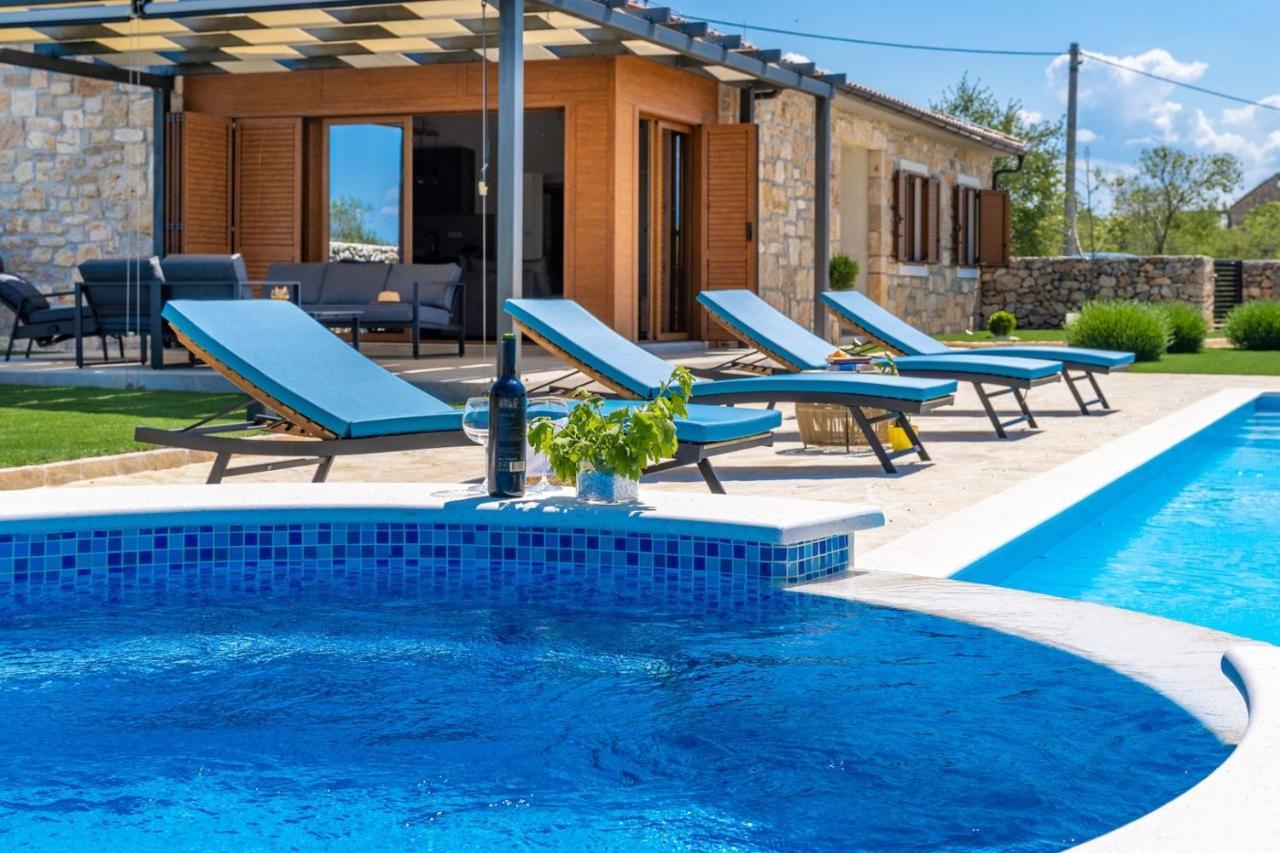New! Promina Luxury Villa With 72Sqm Heated Pool, Jacuzzi, Infrared Sauna, Tennis Court, Media Room Bogatić Exteriér fotografie