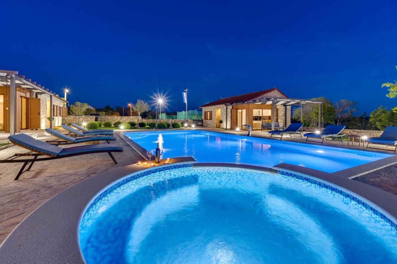 New! Promina Luxury Villa With 72Sqm Heated Pool, Jacuzzi, Infrared Sauna, Tennis Court, Media Room Bogatić Exteriér fotografie