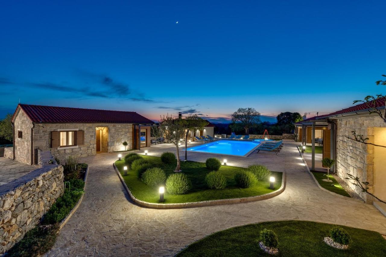 New! Promina Luxury Villa With 72Sqm Heated Pool, Jacuzzi, Infrared Sauna, Tennis Court, Media Room Bogatić Exteriér fotografie