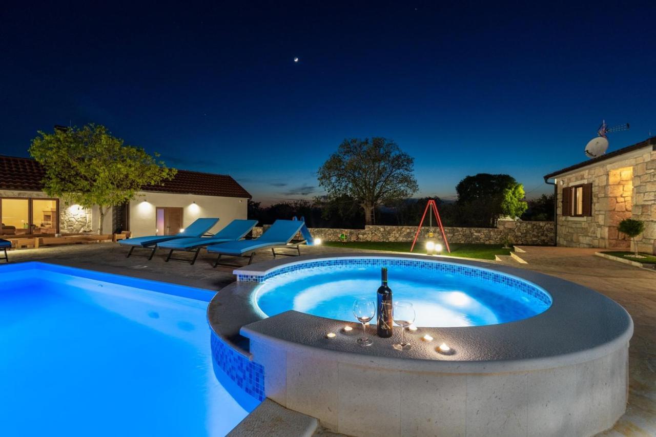New! Promina Luxury Villa With 72Sqm Heated Pool, Jacuzzi, Infrared Sauna, Tennis Court, Media Room Bogatić Exteriér fotografie