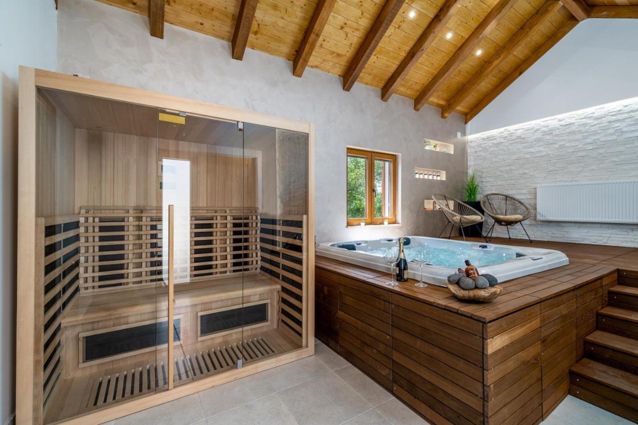 New! Promina Luxury Villa With 72Sqm Heated Pool, Jacuzzi, Infrared Sauna, Tennis Court, Media Room Bogatić Exteriér fotografie